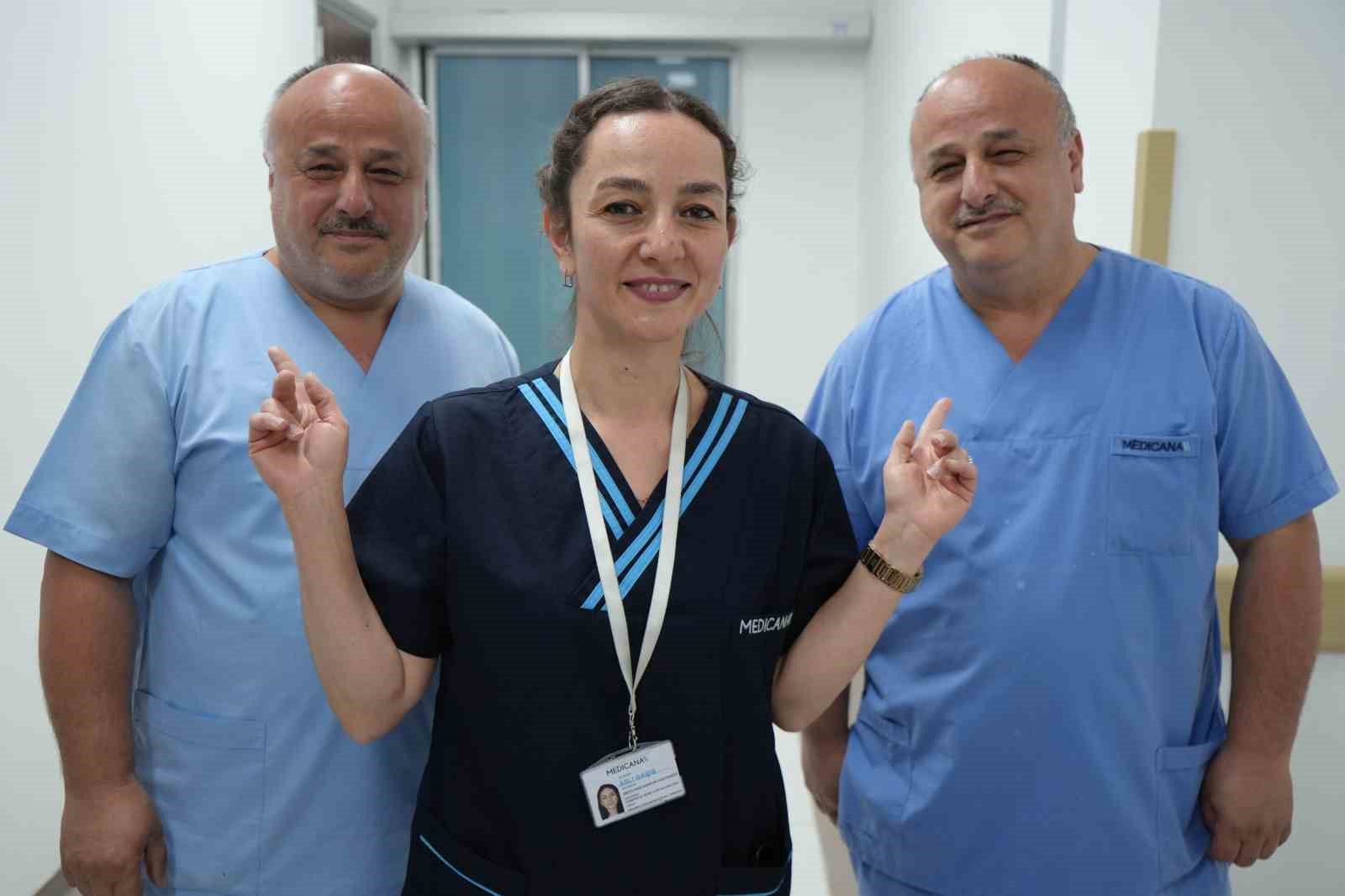 Samsun’daki İkiz Doktorlar Hemşireleri Şaşırtıyor