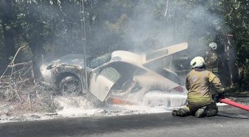 Sarıyer’de Lüks Porsche Araç Alevlere Teslim Oldu, Sürücü Zar Zor Kurtuldu