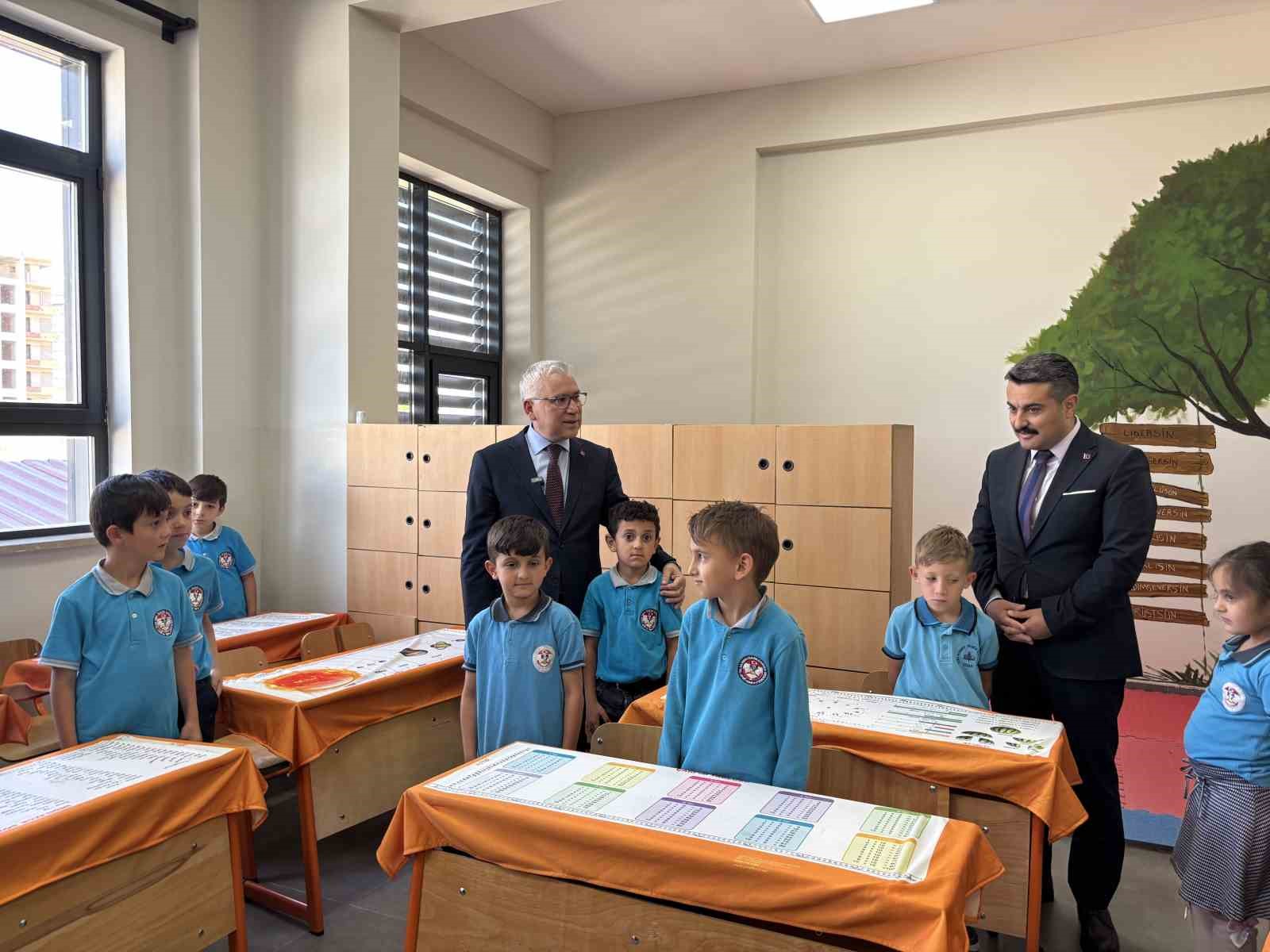 Sivas’ta 121 Bin Öğrenci Karne Sevinci Yaşadı