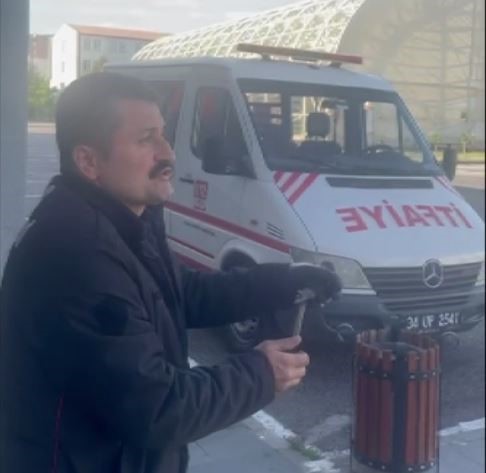 Sivas’ta İtfaiye Ekipleri Mahsur Kalan Kuşu Kurtardı