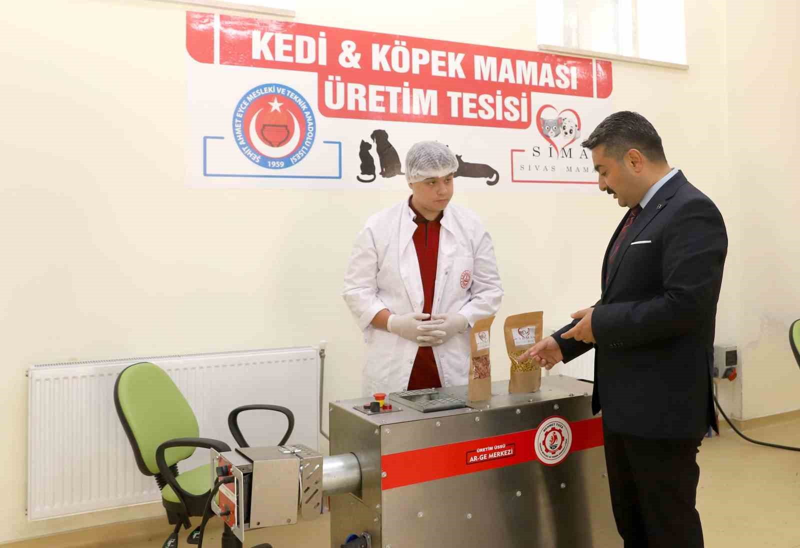 Sivas’ta Meslek Lisesi Atıkları Yeniden Değerlendiriyor: Atık Gıdalar Hayvan Mamasına Dönüşüyor