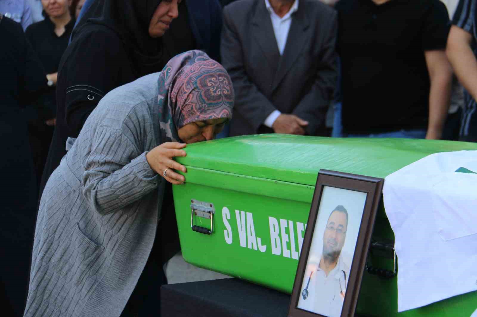 Sivas’ta Sevilen Doktor Uzm. Dr. Orhan Kırbıyık Yaşamını Yitirdi