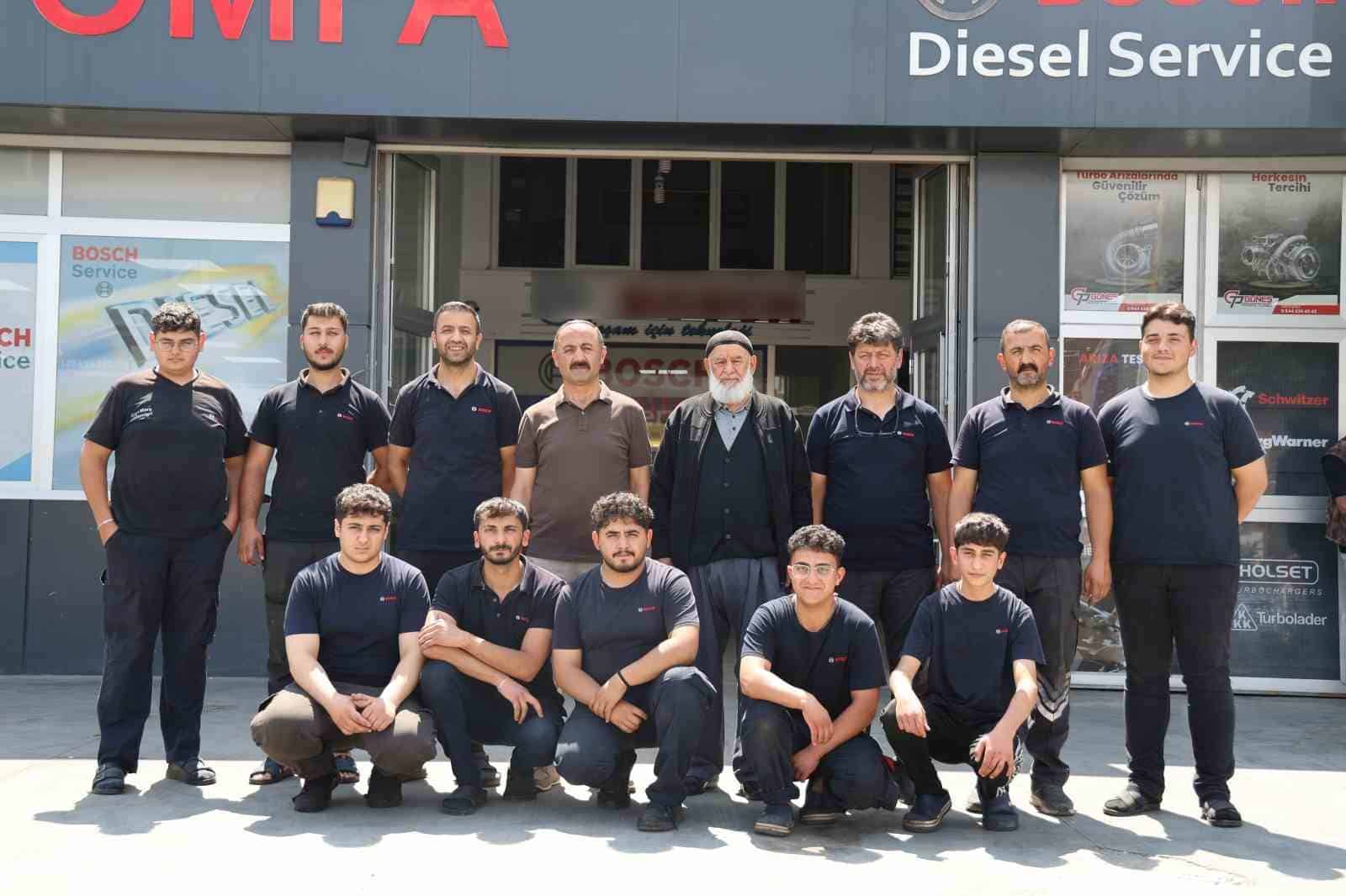 Sivas’ta Üç Kuşaklık Aile, Babalar Günü’nde Bir Araya Geldi