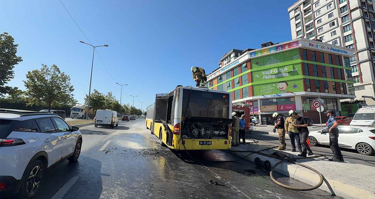 Sultangazi’de İETT Otobüsünde Yangın Paniği