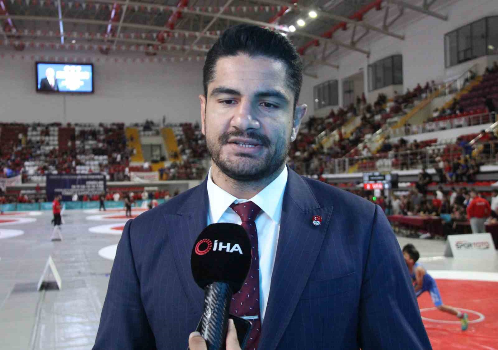 Taha Akgül, Sivas’ta Geleceğin Şampiyonlarını Yetiştiriyor