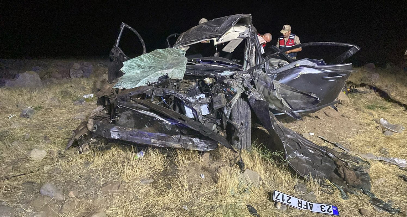 Elazığ’da Trafik Kazası: 2 Ölü, 3 Yaralı