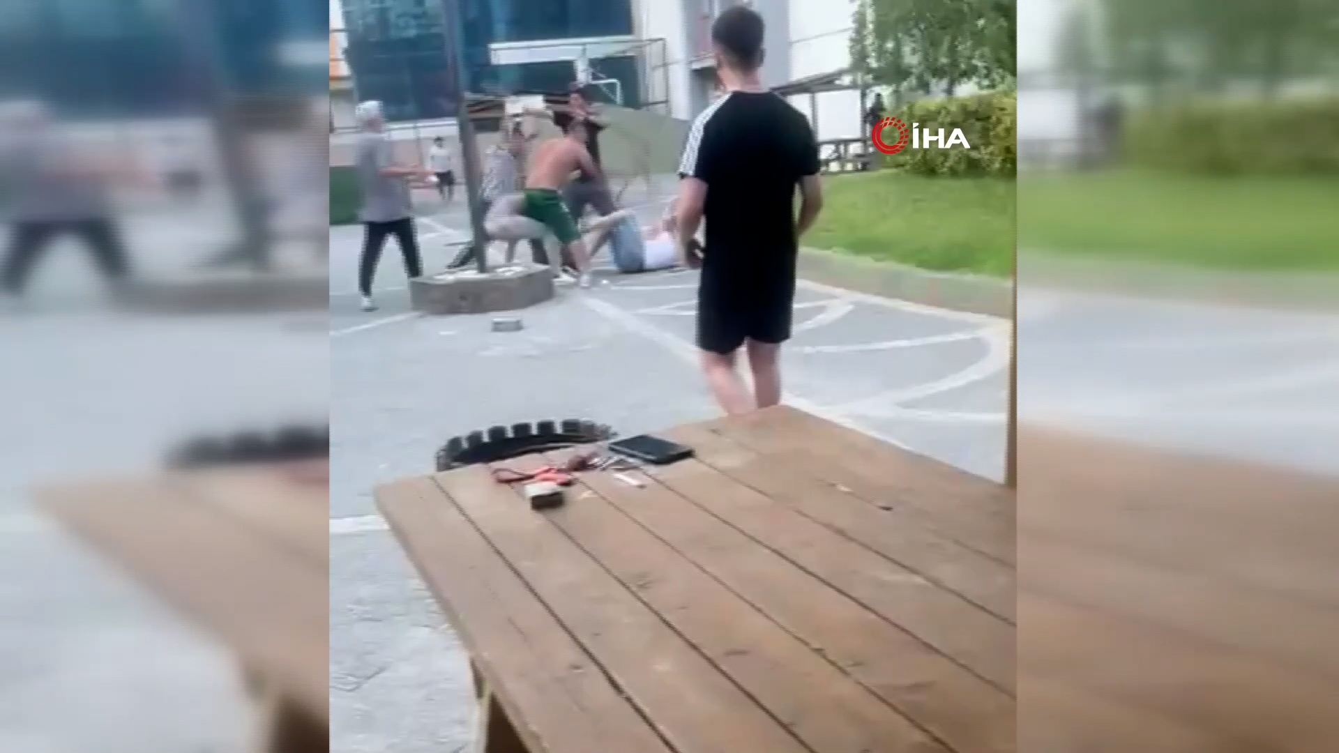 Esenyurt’taki Lüks Site Yönetim Kavgası Kamerada