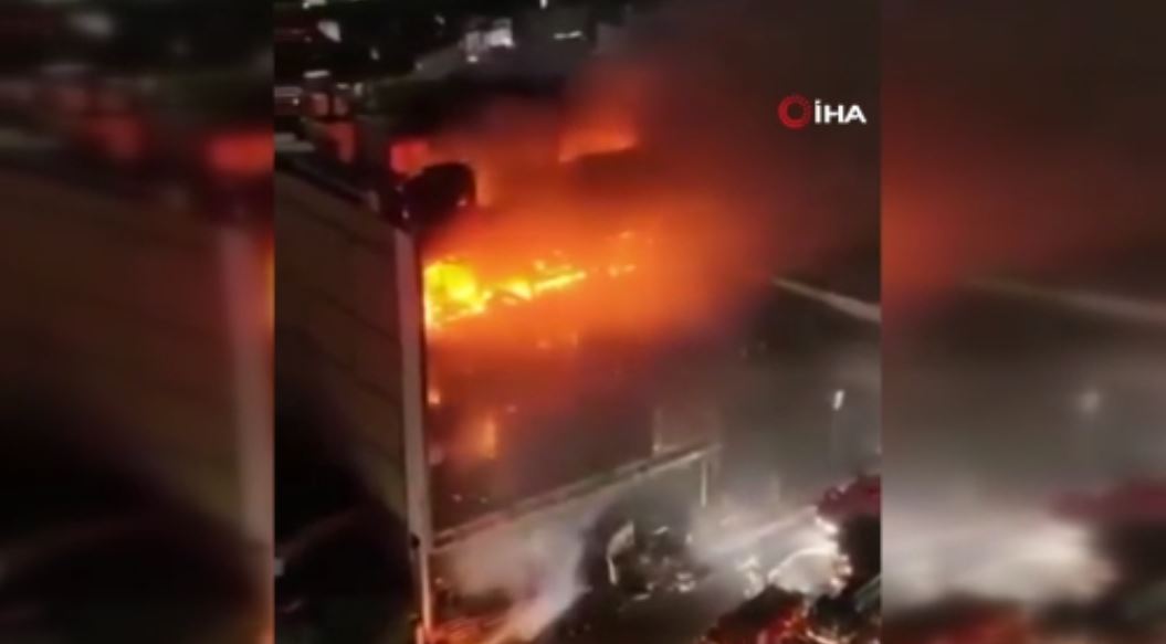 Irak’ta Alışveriş Merkezinde Korkunç Yangın: 50 Kişi Yaşamını Yitirdi