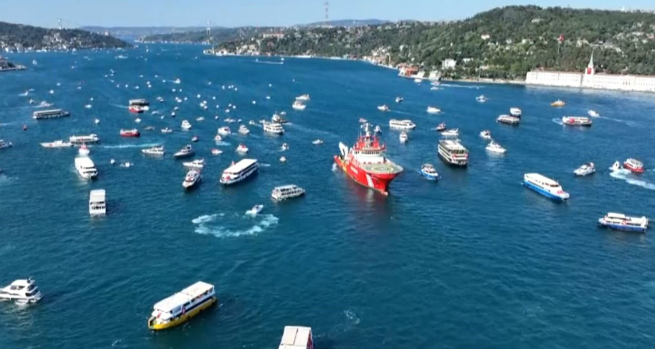 İstanbul Boğazı’nda 15 Temmuz Anma Korteji: 253 Tekne ile Şehitlere Saygı