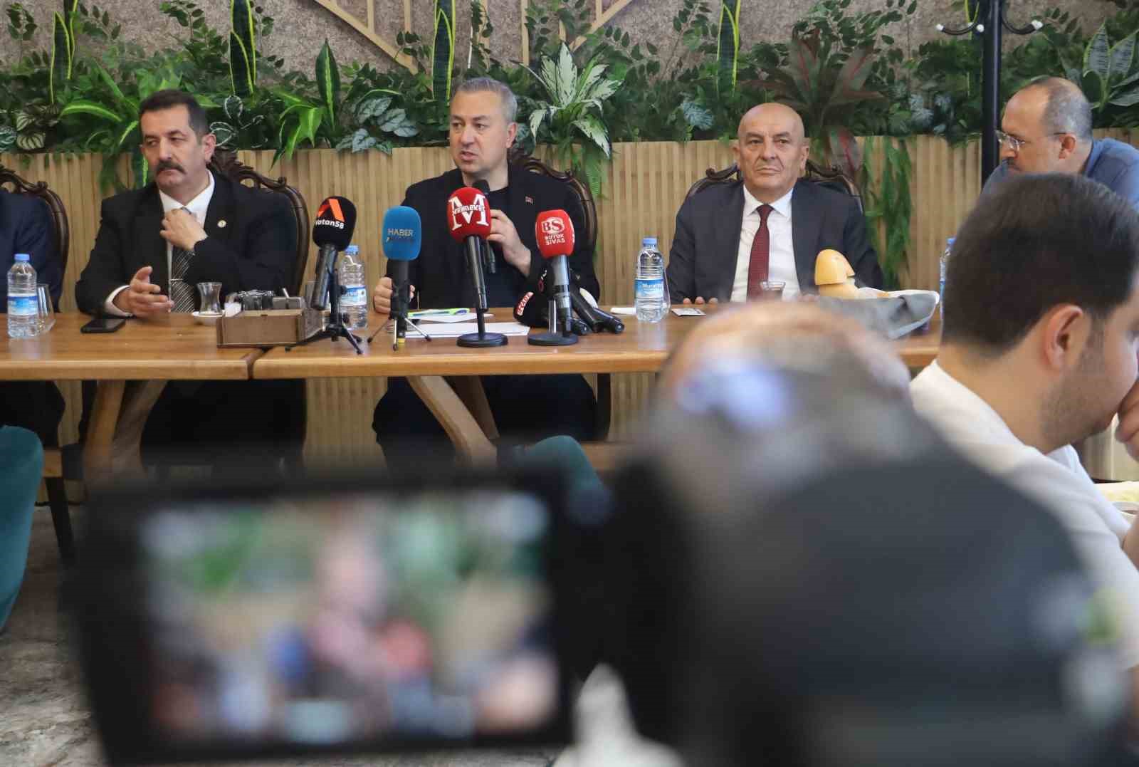 Sivas Belediye Başkanı Adem Uzun, Basın Bayramı’nda Gazetecilerle Buluştu