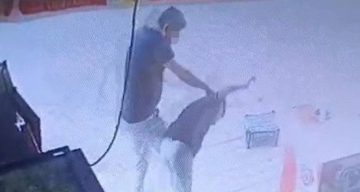 Adana’da Bekçi, Beğenmediği Marul İçin Çocuğu Darp Etti