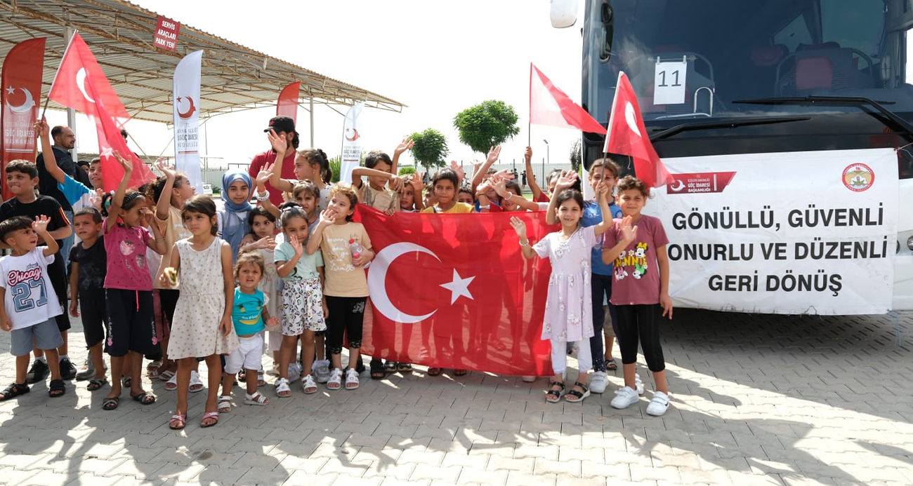 Adana’dan Suriye’ye Dönüş Yapanların Sevinç Dolu Anları