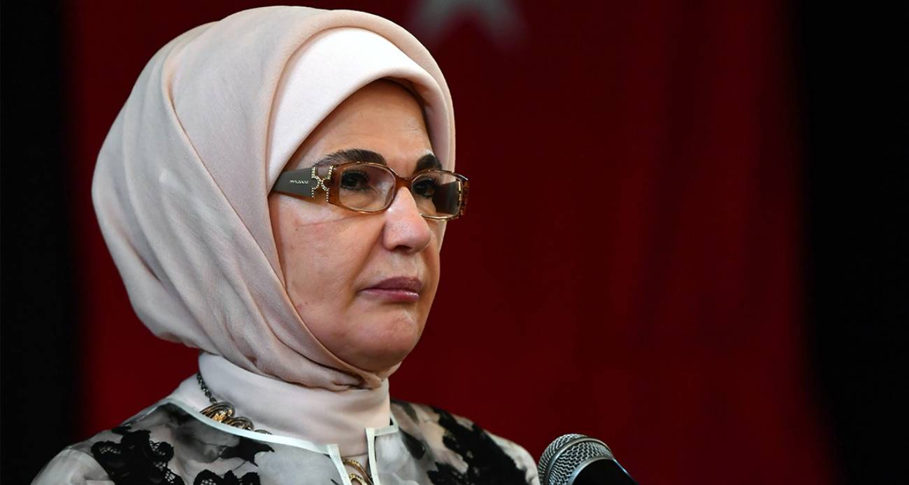 AK Parti Sözcüsü Ömer Çelik, Emine Erdoğan’ın Melania Trump’a Yazdığı Mektubu Açıkladı