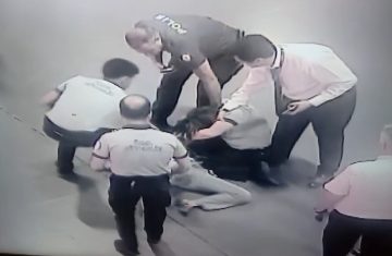 Alkollü Kadının Terminaldeki Çılgın Saatleri Güvenlik Kamerasında