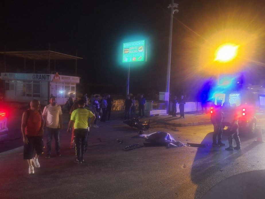 Antalya’da Motosiklet ve Otomobil Çarpışması Sonucu Genç Hayatını Kaybetti