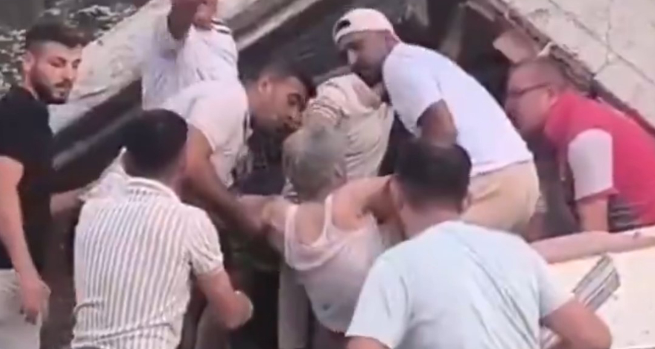 Balıkesir Sındırgı’da Meydana Gelen Büyük Depremde 6 Kişi Kurtarıldı