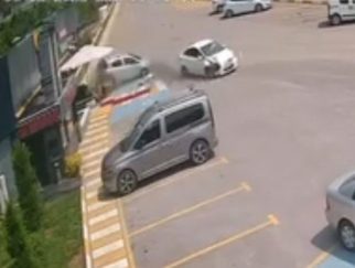 Bolu Dağı’nda Kontrolsüz Giriş: Bir Otomobil İşletme Otoparkına Çarptı
