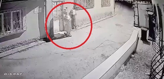 Bursa’da Palyaço Kostümüyle Korku Saçan Şüpheli Aranıyor