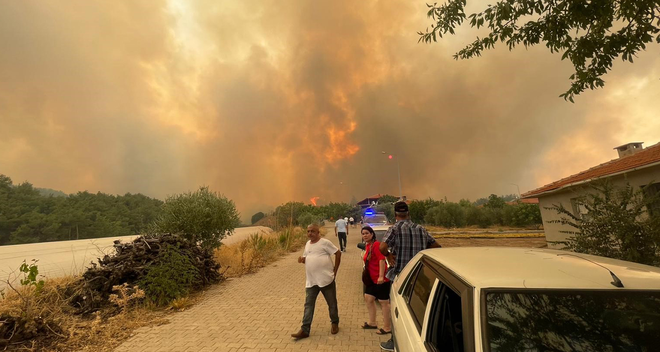 Denizli ve Aydın Sınırındaki Orman Yangını Dördüncü Gününde Kontrol Altına Alınamıyor