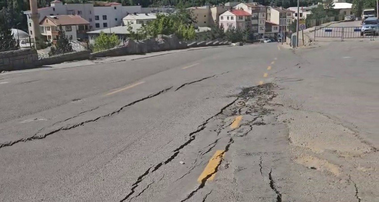 Erzurum İspir’de Heyelan Tehlikesi: 70 Ev Tahliye Edildi