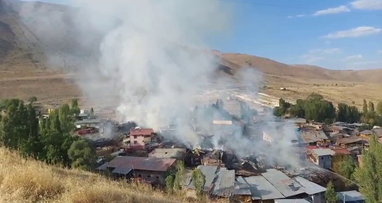 Erzurum Yakutiye’de Büyük Yangın: 15 Ev Kül Oldu, Hayvanlar Telef Oldu