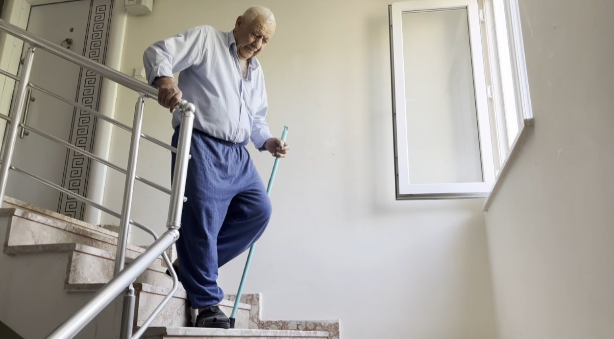 Isparta’da Yaşlı Çiftin Asansör Çilesi: Tehditlerle Karşı Karşıya