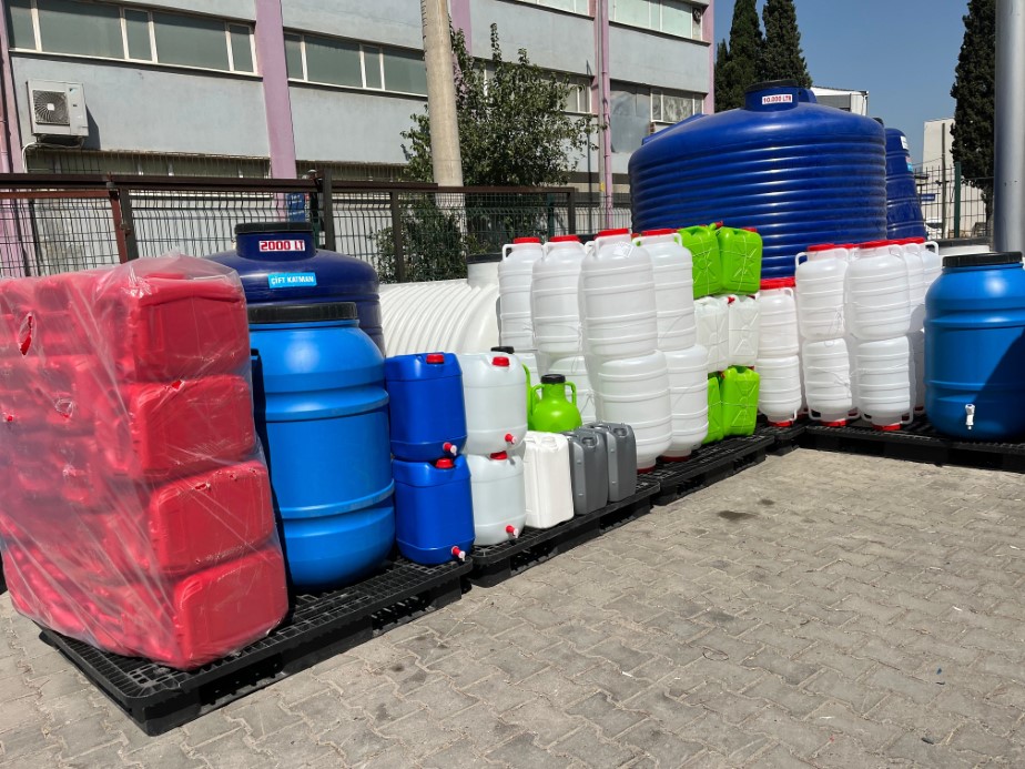 İzmir’de Su Kesintileri Bidon Satışlarını İkiye Katladı