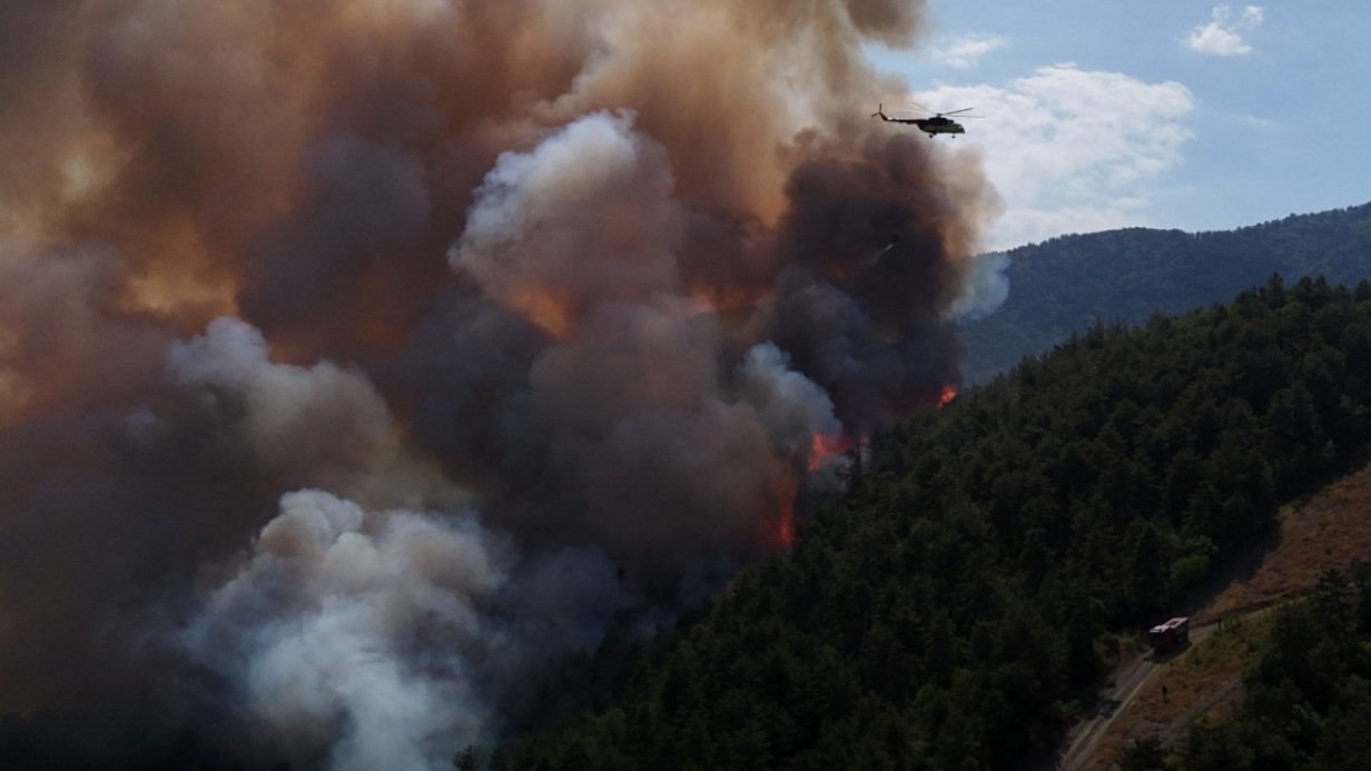 Karabük’teki Orman Yangını Rüzgarın Etkisiyle Geniş Bir Alana Yayılıyor