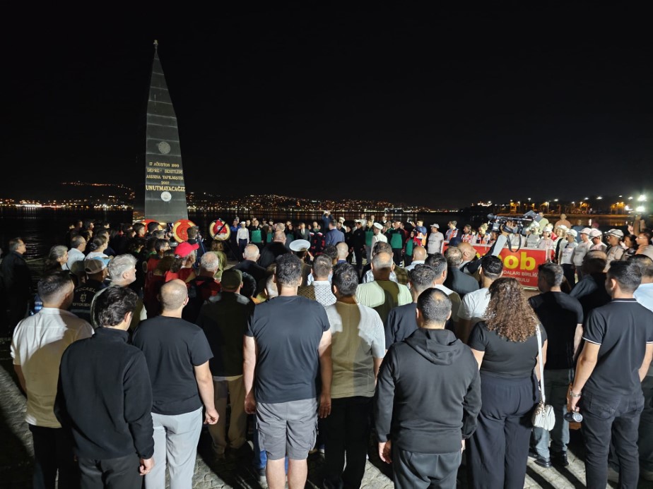 Marmara Depremi’nin Yankıları: 26 Yıl Sonra Gölcük’te Anma Töreni