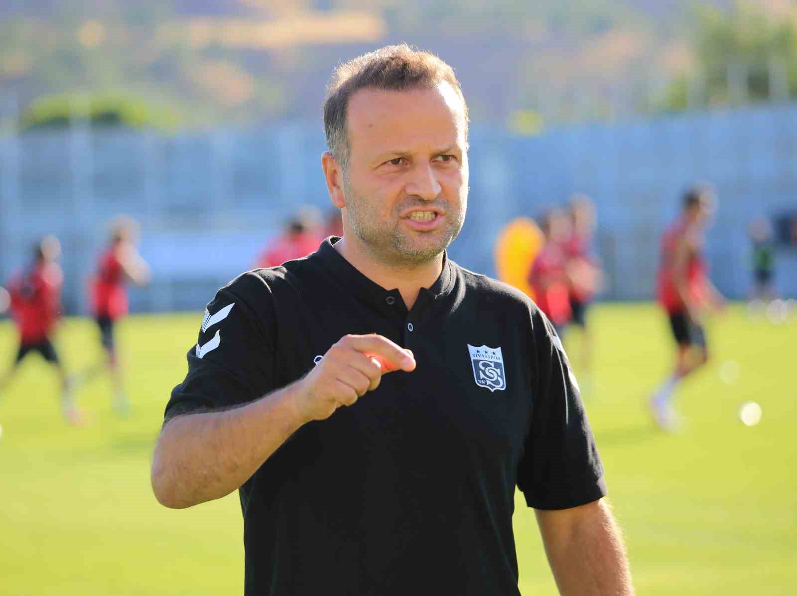 Osman Zeki Korkmaz: Sivasspor’un Zorlu Dönemi ve Eleştirilere Bakışı