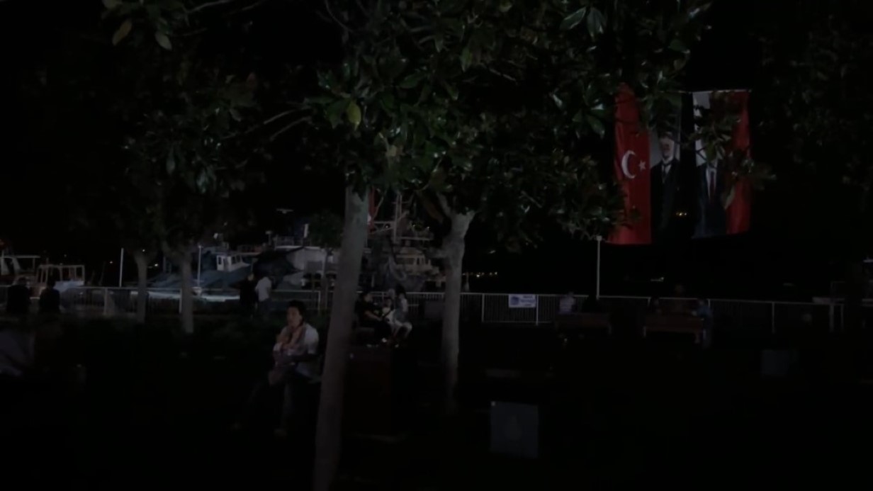 Sarıyer Cumhuriyet Meydanı’nda Aydınlatma Krizi: Vatandaşlar Mağdur