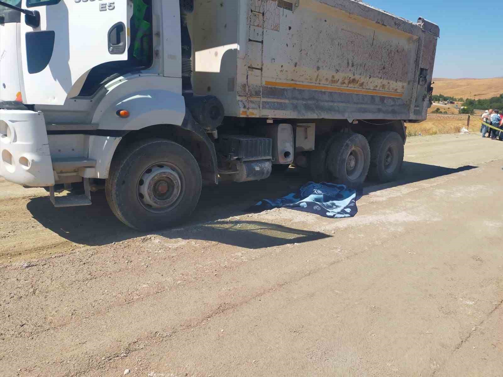 Sivas İmranlı’da İş Kazası: Kamyon Altında Kalan İşçi Hayatını Kaybetti