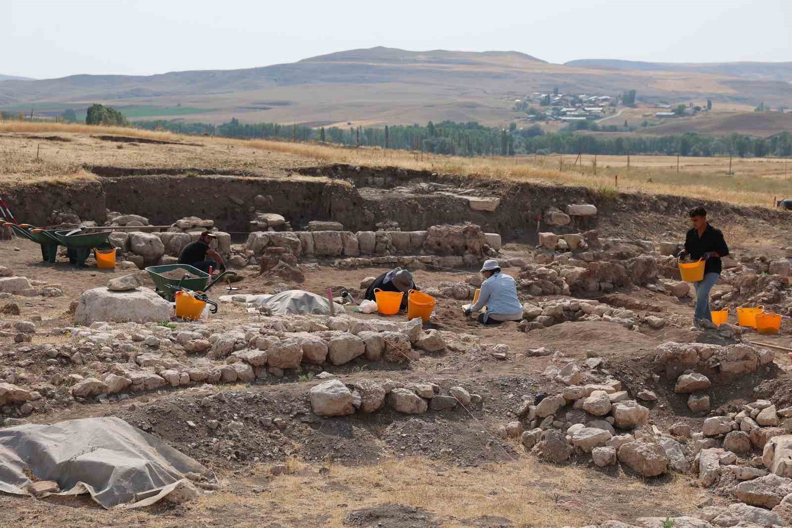 Sivas Yıldızeli’ndeki Antik Hitit Şehri Kayalıpınar’dan Tarihi Eserler Gün Yüzüne Çıkıyor