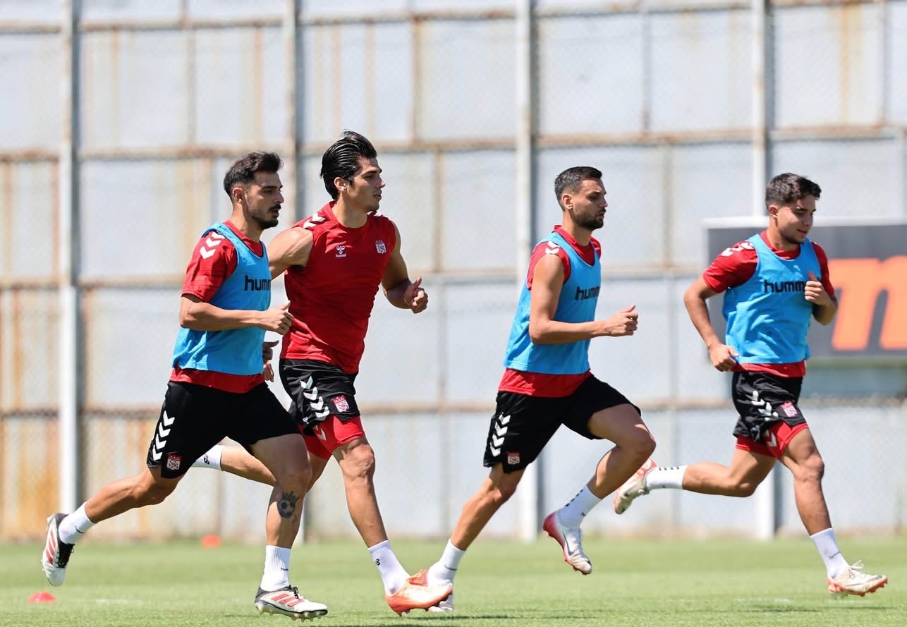 Sivasspor, Amed Sportif Maçı İçin Hazırlıklara Başladı