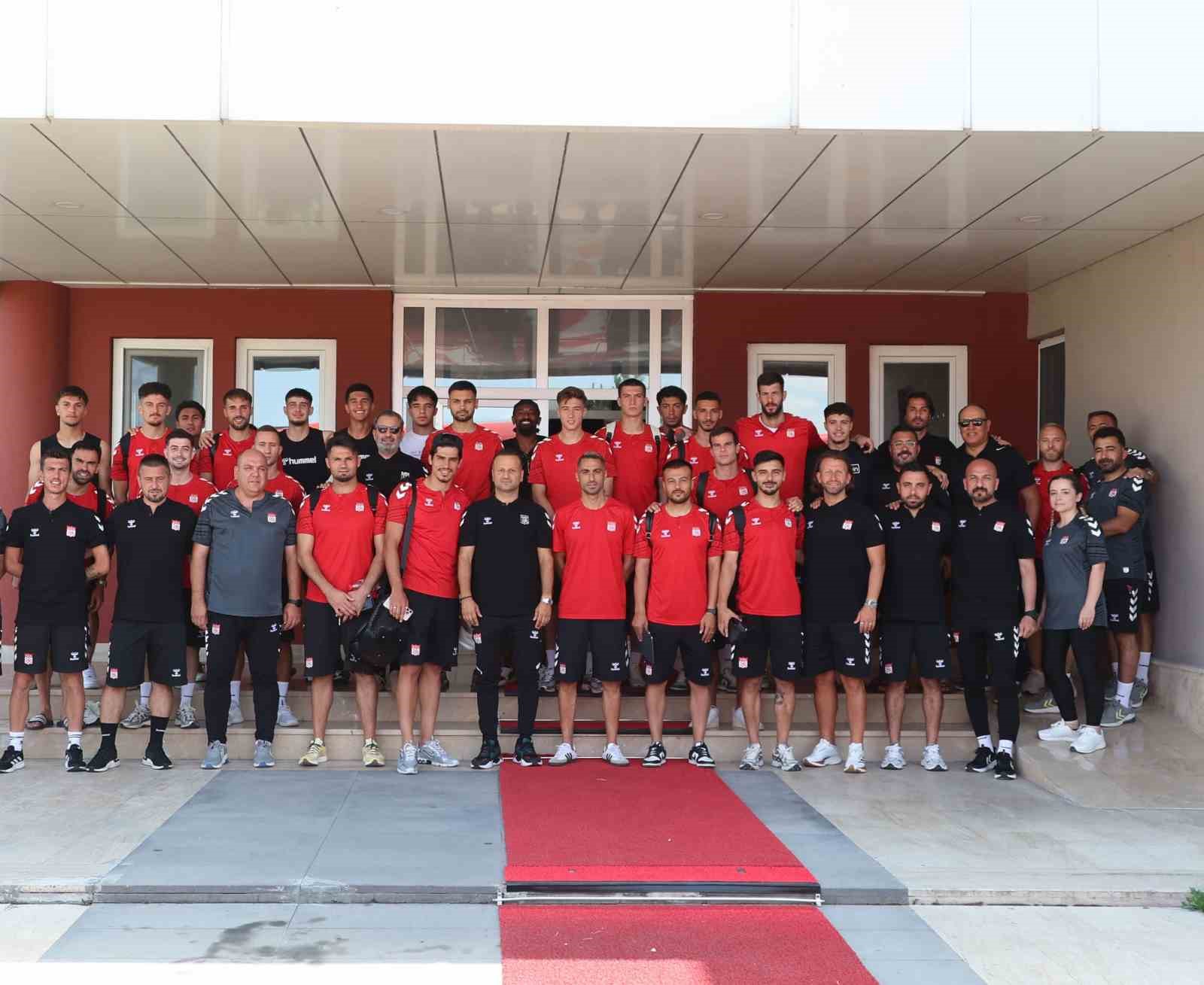 Sivasspor, Trendyol 1. Lig’in İlk Hafta Maçı İçin Erzurum’a Hareket Etti