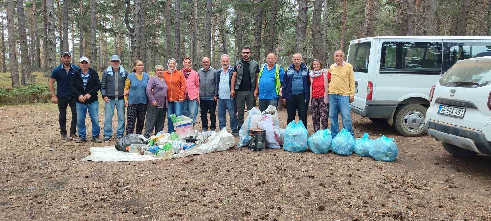 Sivas’ta Köylüler Yangın Tehlikesine Karşı Ormanlarını Temizledi