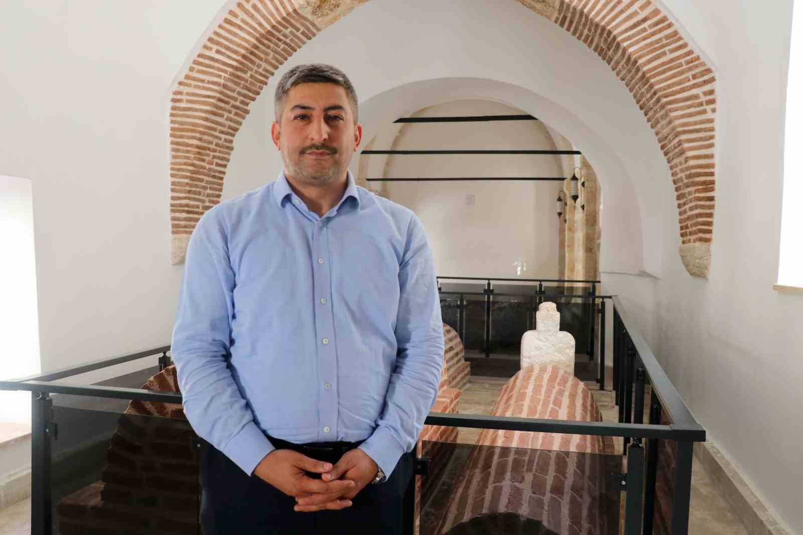 Sivas’ta Tarihi Keşif: Şeyh Müeyyed Efendi’nin Kayıp Mezar Taşı Bulundu