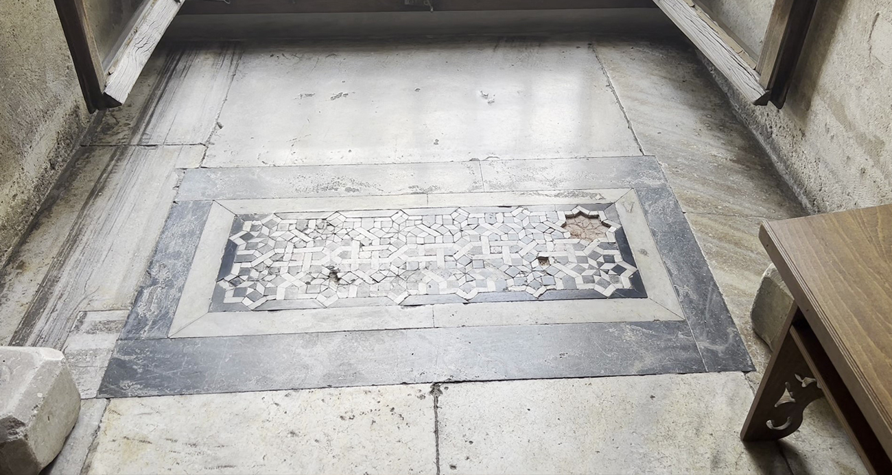 Süleymaniye Camii’nde Tarihi Mozaikler Çalındı
