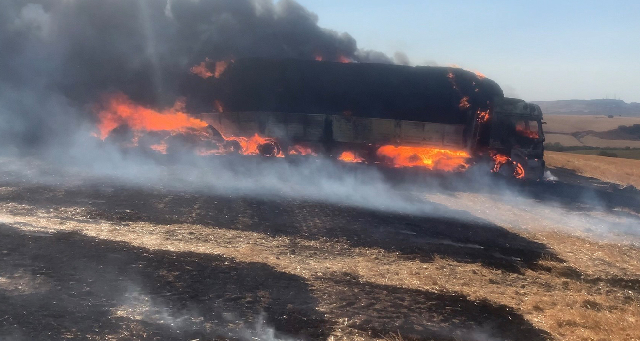 Tekirdağ’da Tır Yangını: Şoför Yaralı, Bin Dönüm Arazi Kül Oldu