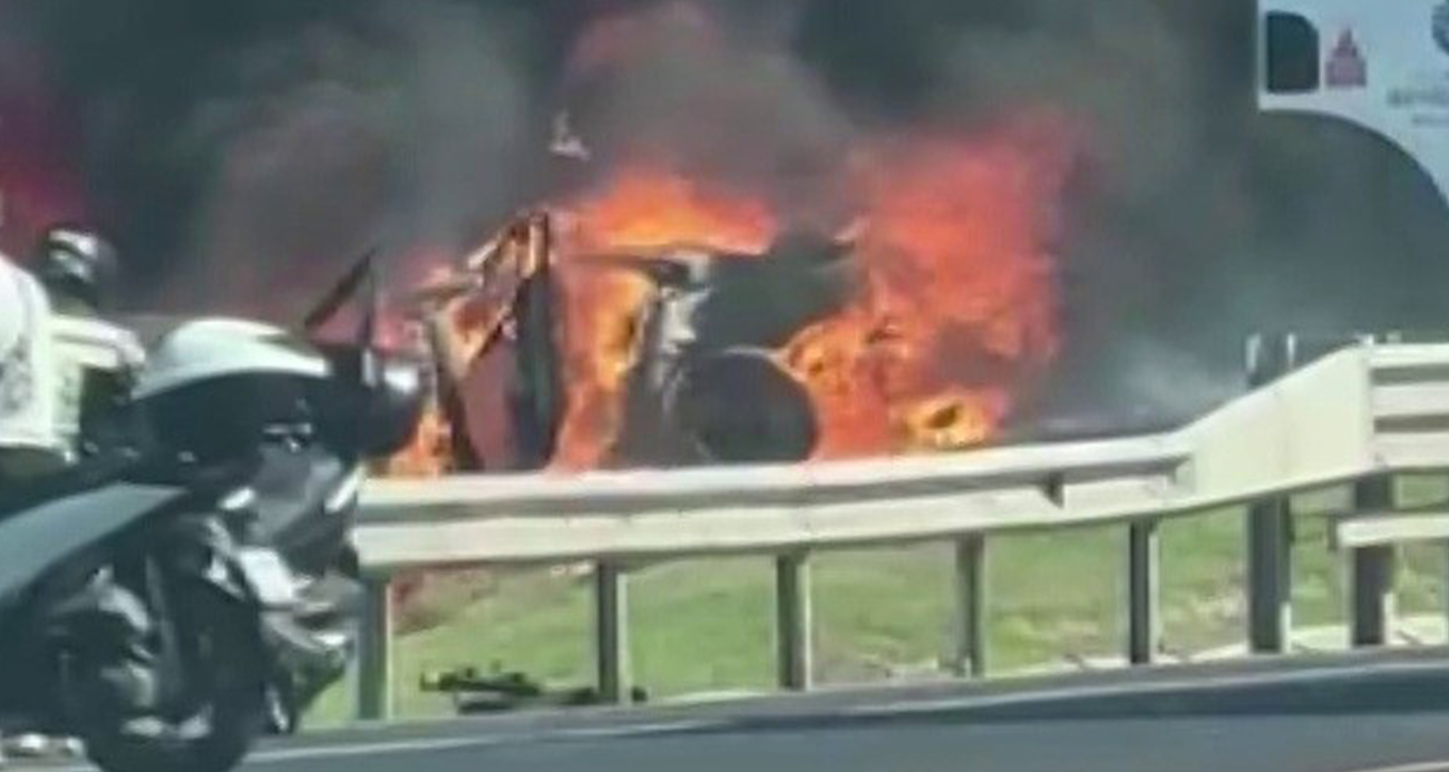 Ümraniye’de Alevlere Teslim Olan Otomobil