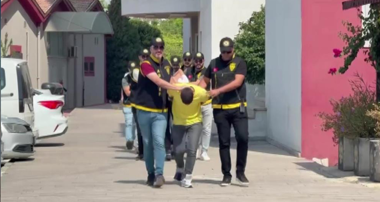 Adana’da Kuyumcu Soygunu: 2 Kişi Yaralandı, 3 Milyon Liralık Altın Çalındı