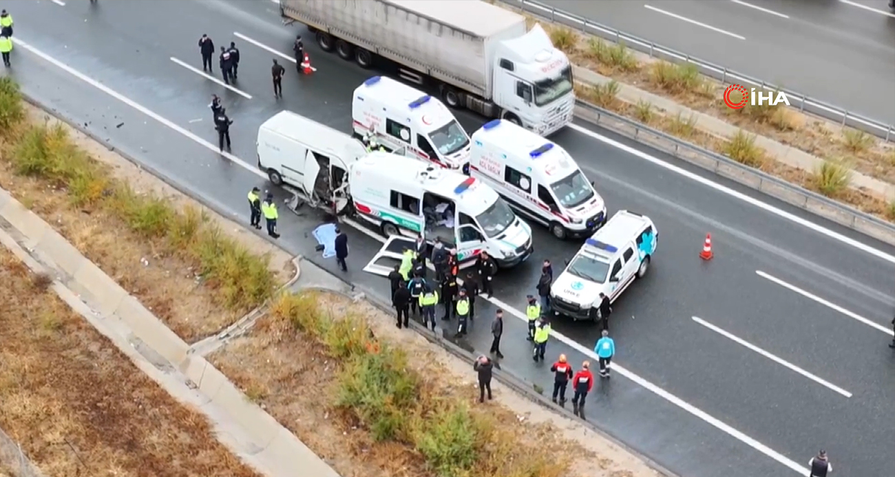 Aksaray’da Jandarma Aracına Minibüs Çarpışması: 2 Şehit, 1 Vatandaş Hayatını Kaybetti
