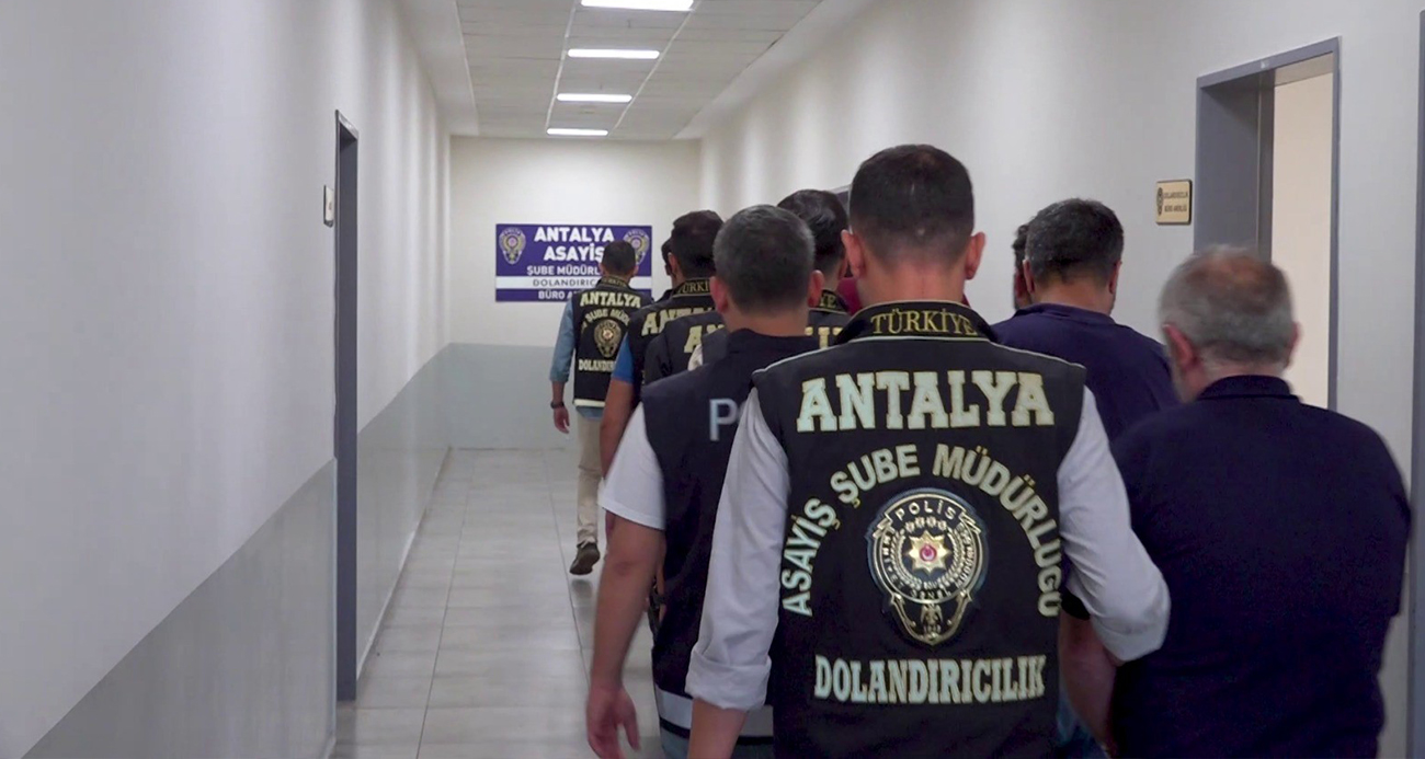 Antalya’da 730 Milyon TL’lik Dolandırıcılık Şebekesi Çökertildi: 7 Kişi Tutuklandı