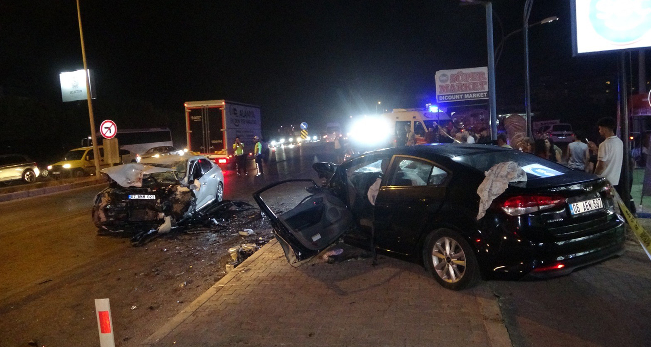 Antalya’da Dehşet Verici Trafik Kazası: 2 Ölü, 2 Yaralı