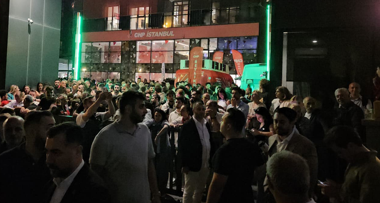 CHP İstanbul İl Başkanlığı Binasını Geçici Olarak Kapatıyor