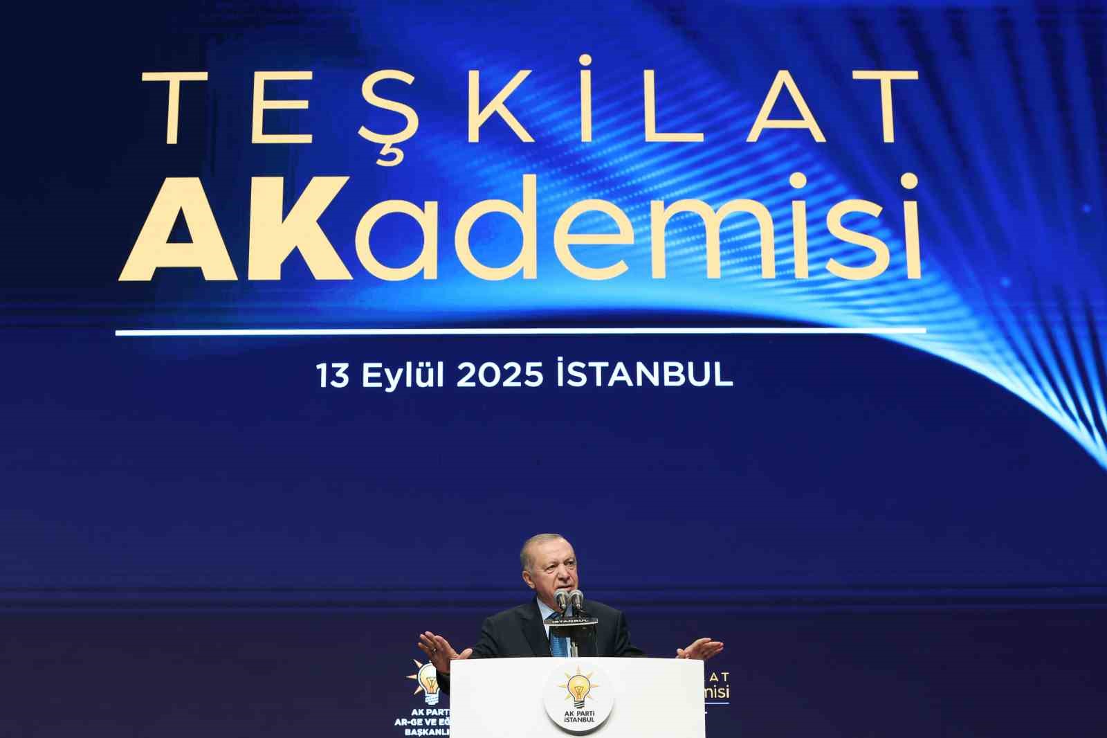 Cumhurbaşkanı Erdoğan, Özgür Özel’e Yönelik Eleştirilerini Sertleştirdi
