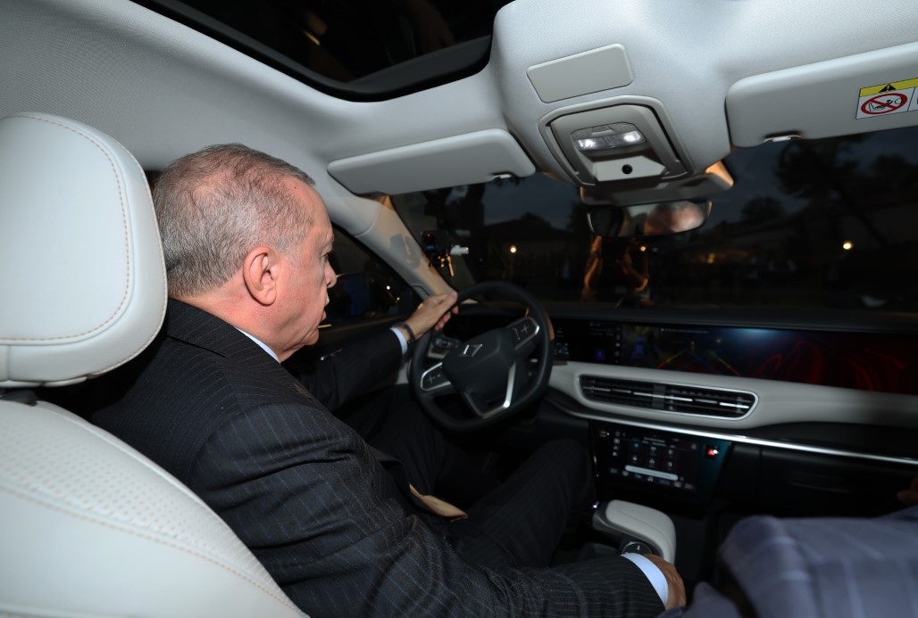 Cumhurbaşkanı Erdoğan, TOGG’un Son Modeli T10F ile Test Sürüşü Gerçekleştirdi