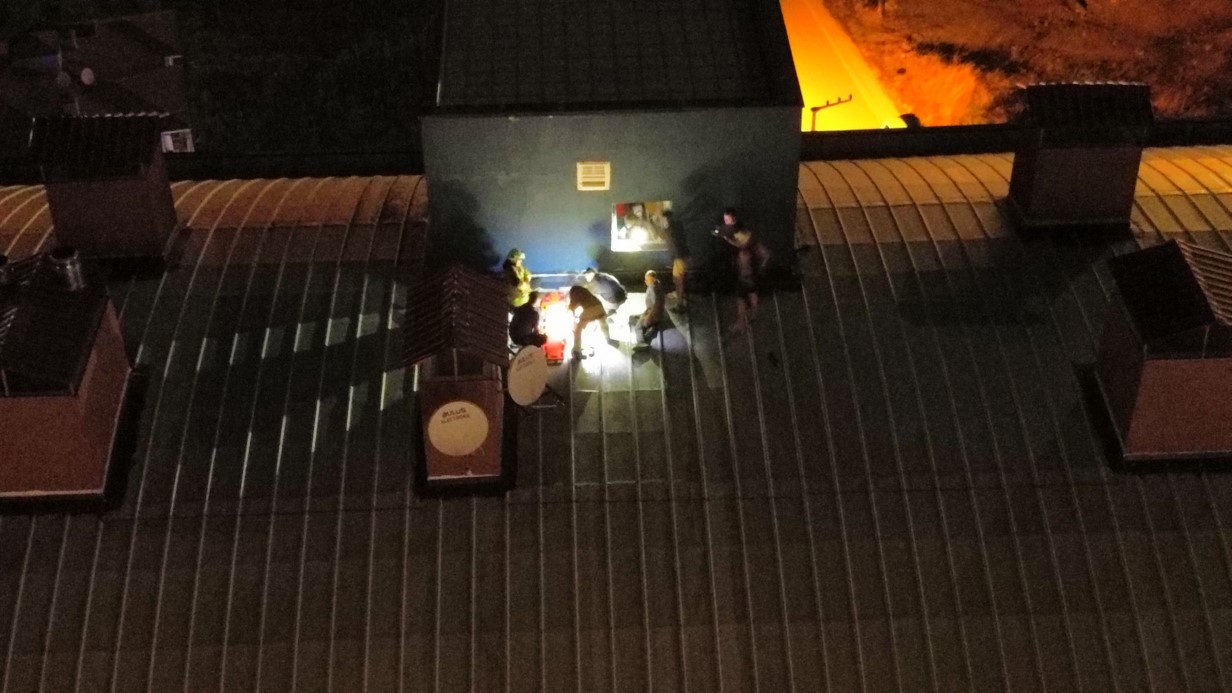 Düzce’de Çatıdaki Kurtarma Operasyonu: 3 Kişi Güvenliğe Kavuştu