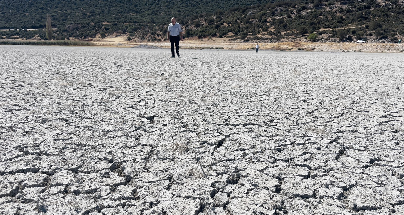 Eğirdir Gölü’nün İkiye Bölünmesi Çevre İçin Alarm Zillerini Çalıyor