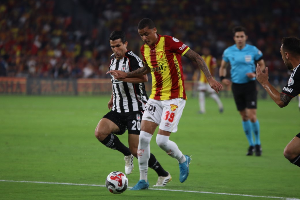 Göztepe, Süper Lig’de Beşiktaş’ı 3-0 Yendi